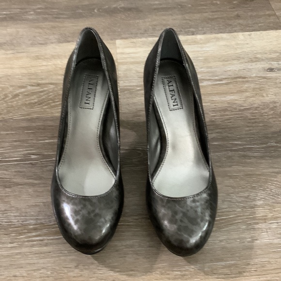 Alfani- Madyson Platform Shoes EUC - Picture 2 of 11